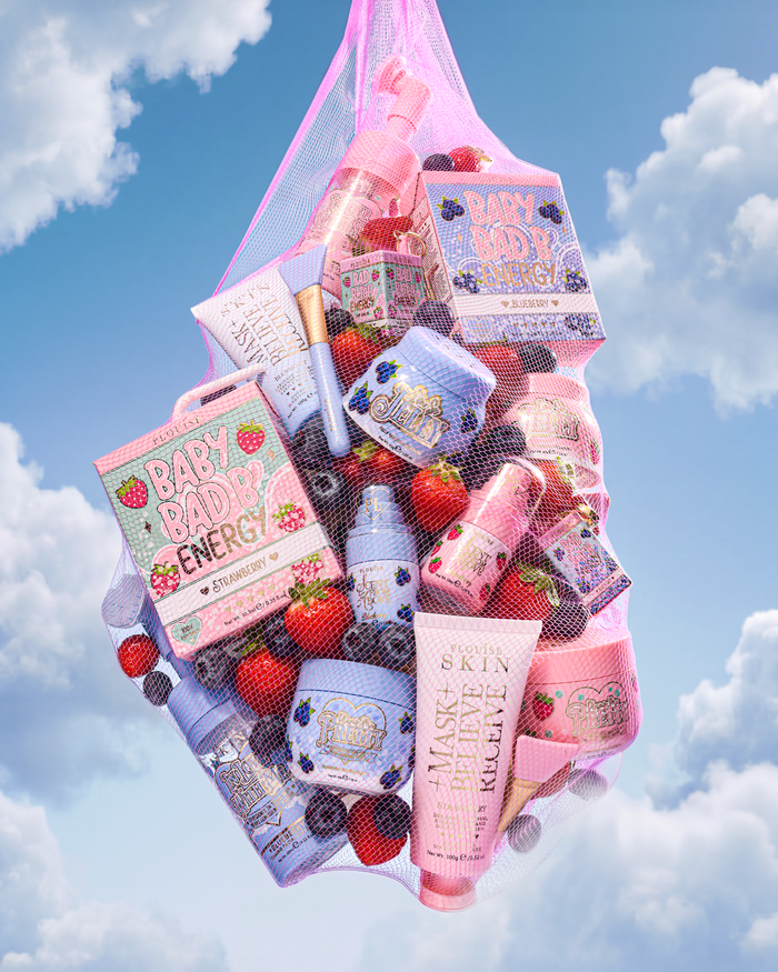 P.Louise Strawberry and Blueberry Bundle Duo i en nätpåse i himlen