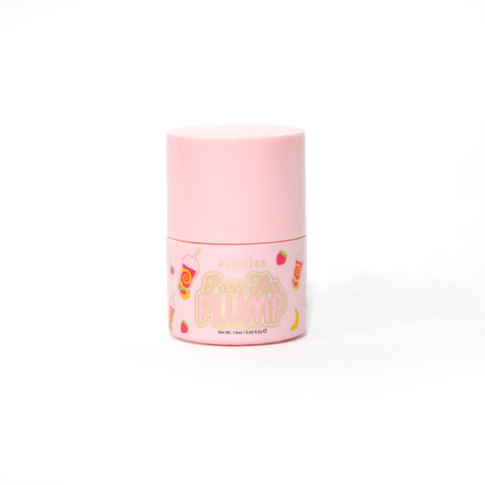 Rosa flaska P.Louise Pass The Plump Lip Treatment på vit bakgrund