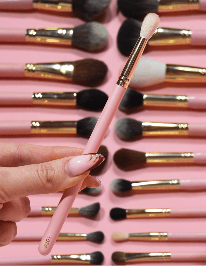 #201 Medium Fluffy Crease Brush