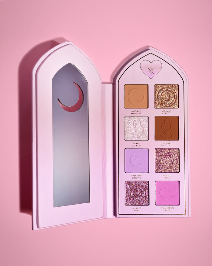 P.Louise bakom stängd dörr Eye Face Palette Rainbow Sherbet