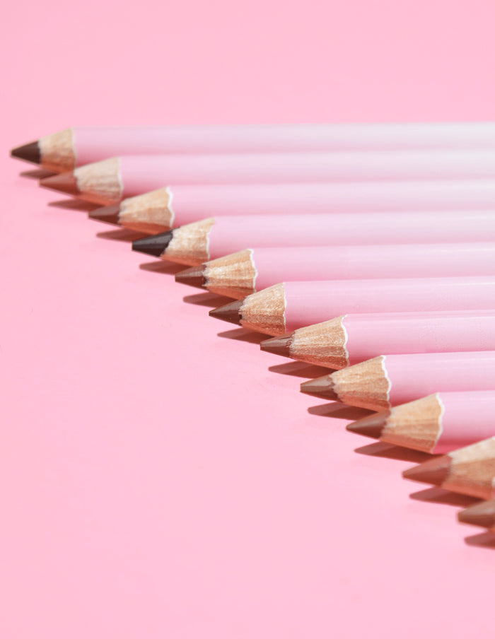 En bild av P.Louise Ultimate Definition Sharpenable Lip Liners i en lutande rad som visar linerspetsarna