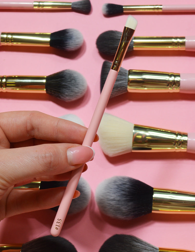 #135 Vinklad Lip Definer Brush