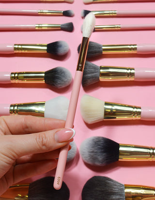 #669 Tapered Fluffy Duster Brush