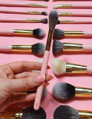 P.Louise #671 Större avsmalnande Duster Brush